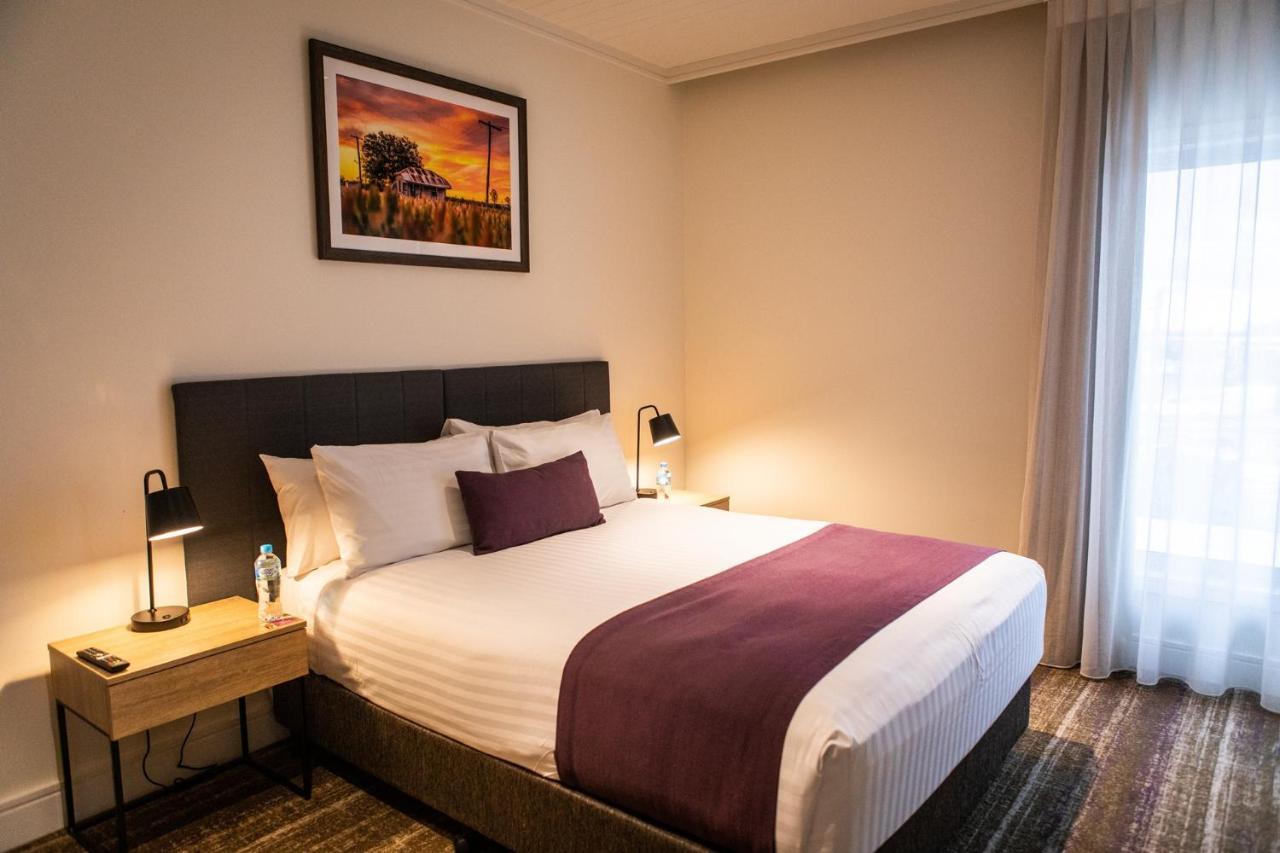 Porter'S Plainland Hotel Екстер'єр фото