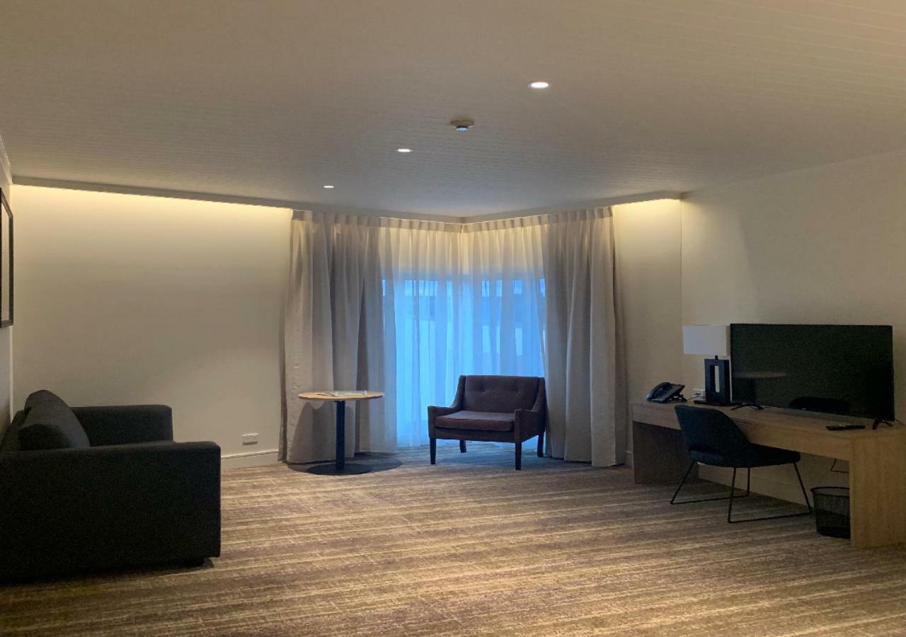 Porter'S Plainland Hotel Екстер'єр фото