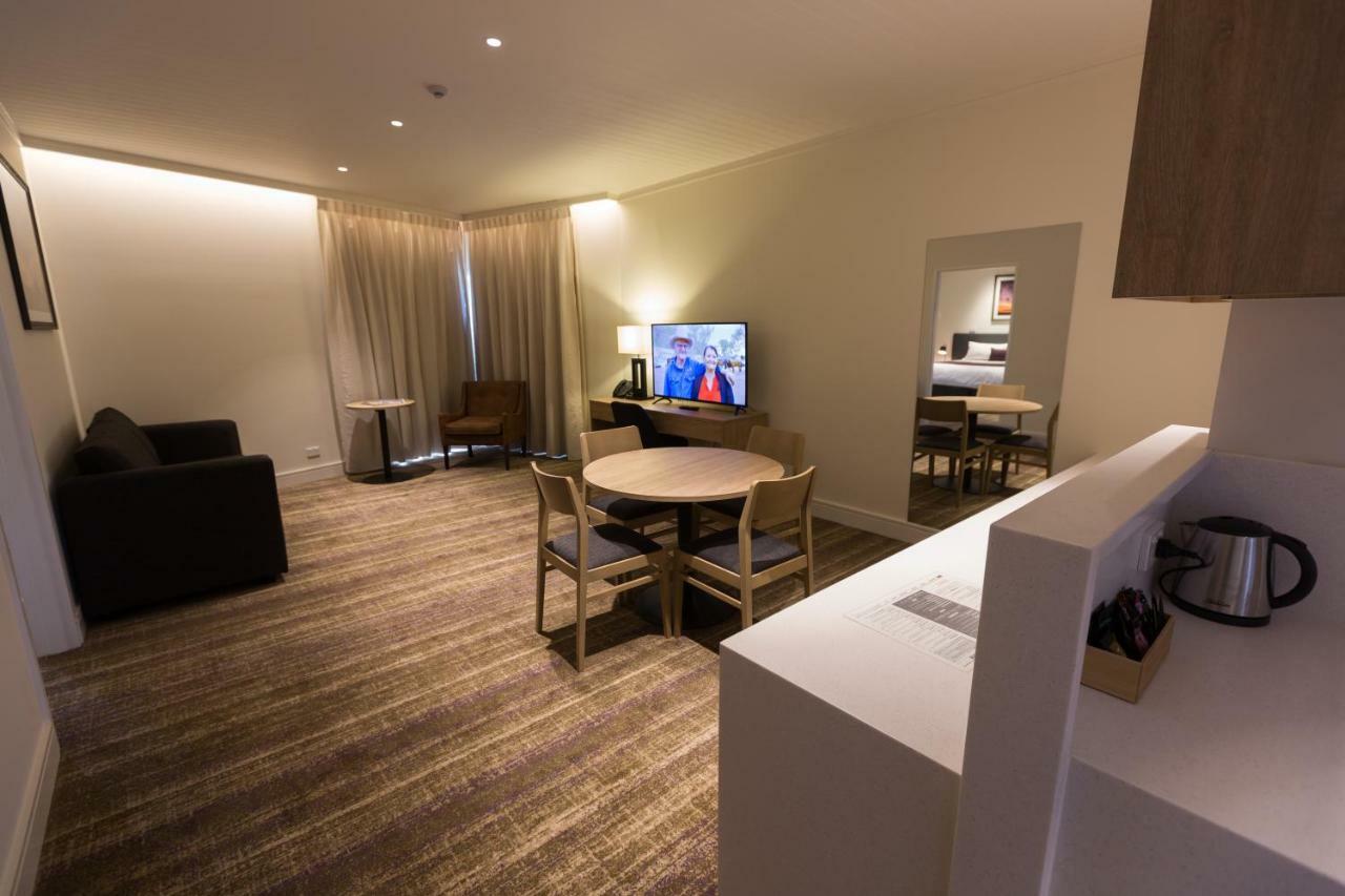 Porter'S Plainland Hotel Екстер'єр фото