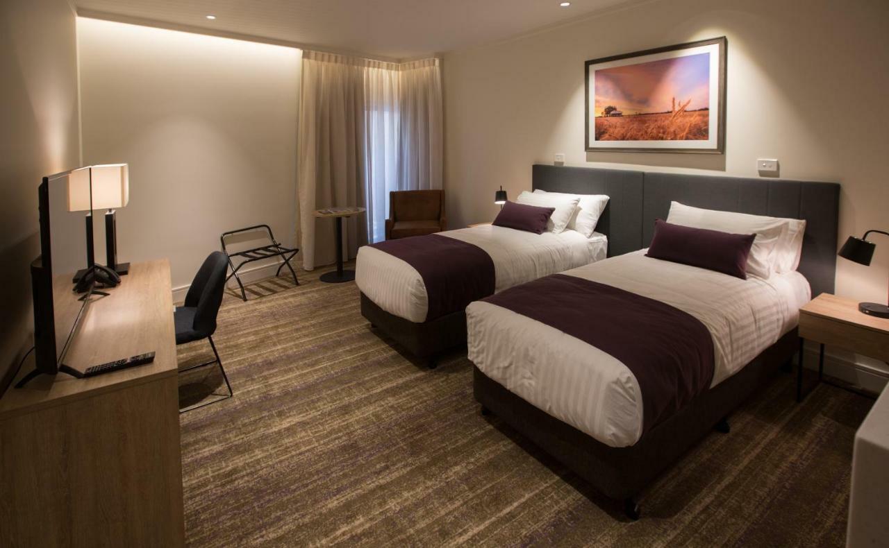 Porter'S Plainland Hotel Екстер'єр фото
